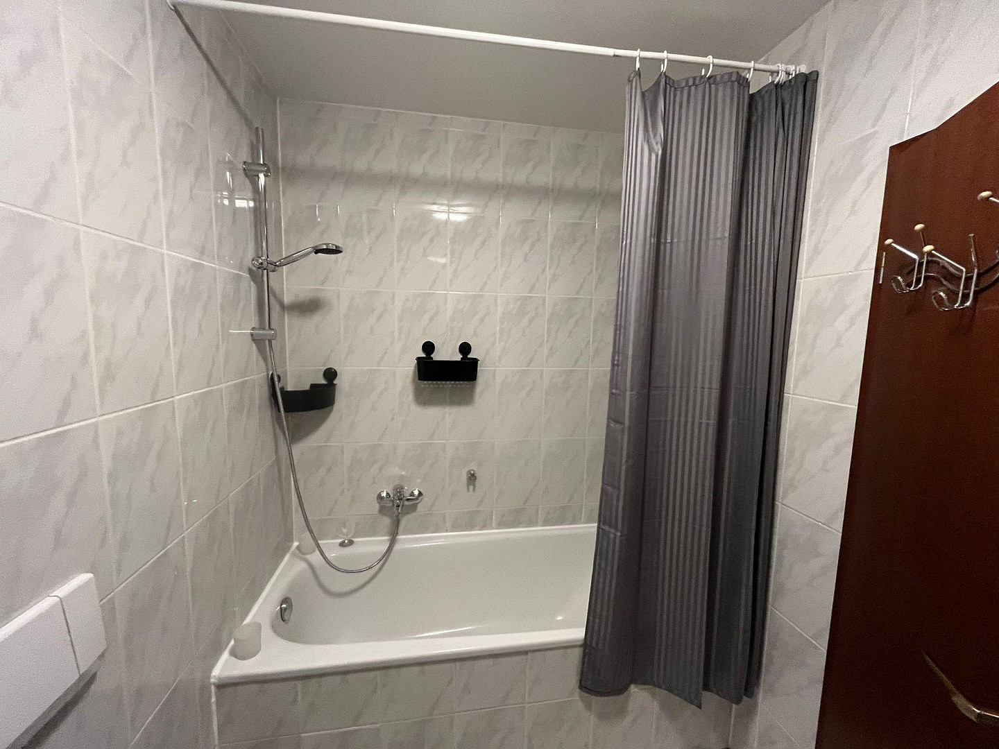 Voll möblierte schöne & helle 3 Zimmer Homeoffice Wohnung in ruhiger Lage nahe S-Bahn Grünau – Am Falkenberg 106, 12524 Berlin(Altglienicke) – Vorschaubild 21