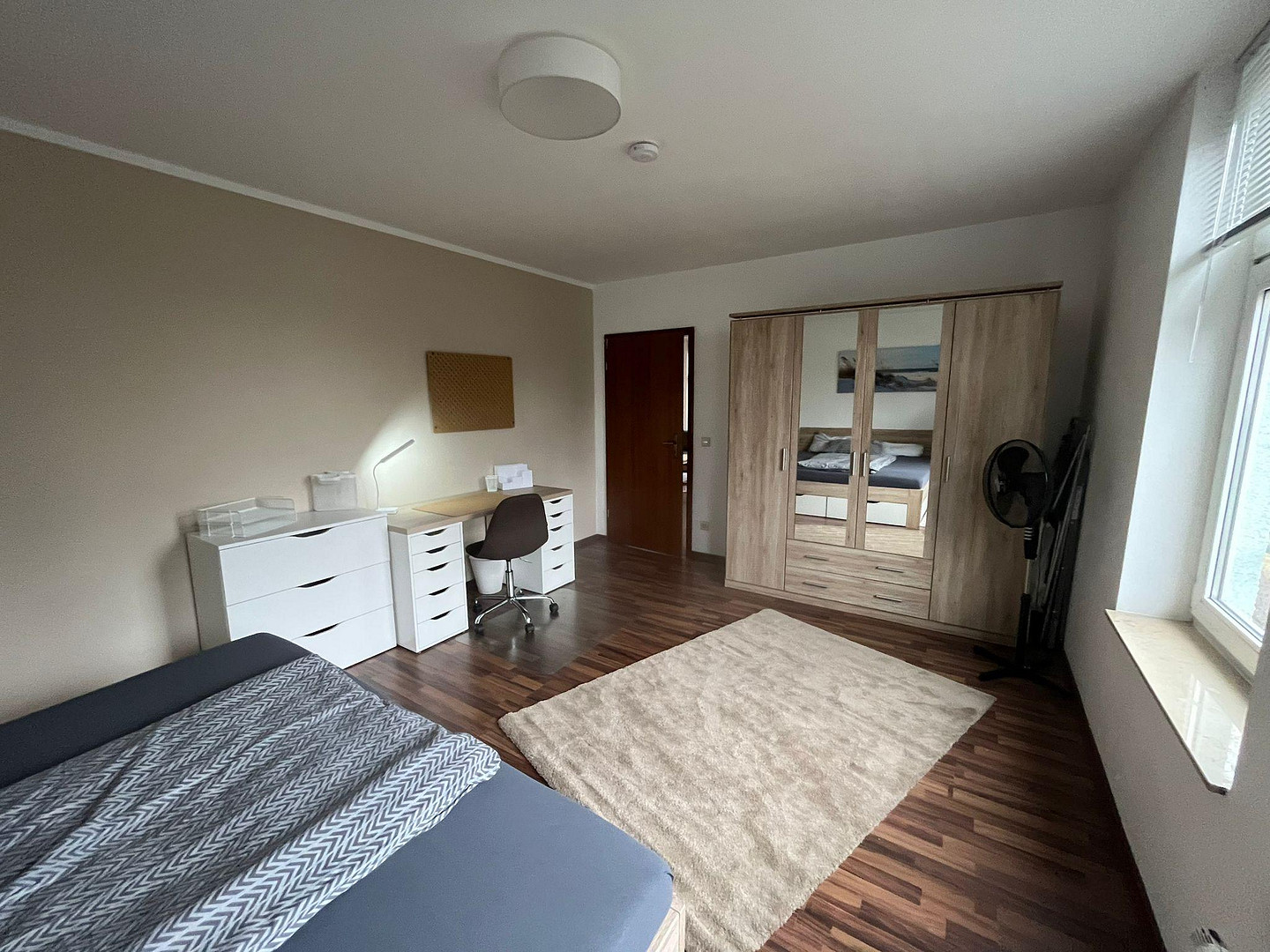 Voll möblierte schöne & helle 3 Zimmer Homeoffice Wohnung in ruhiger Lage nahe S-Bahn Grünau – Am Falkenberg 106, 12524 Berlin(Altglienicke) – Vorschaubild 9