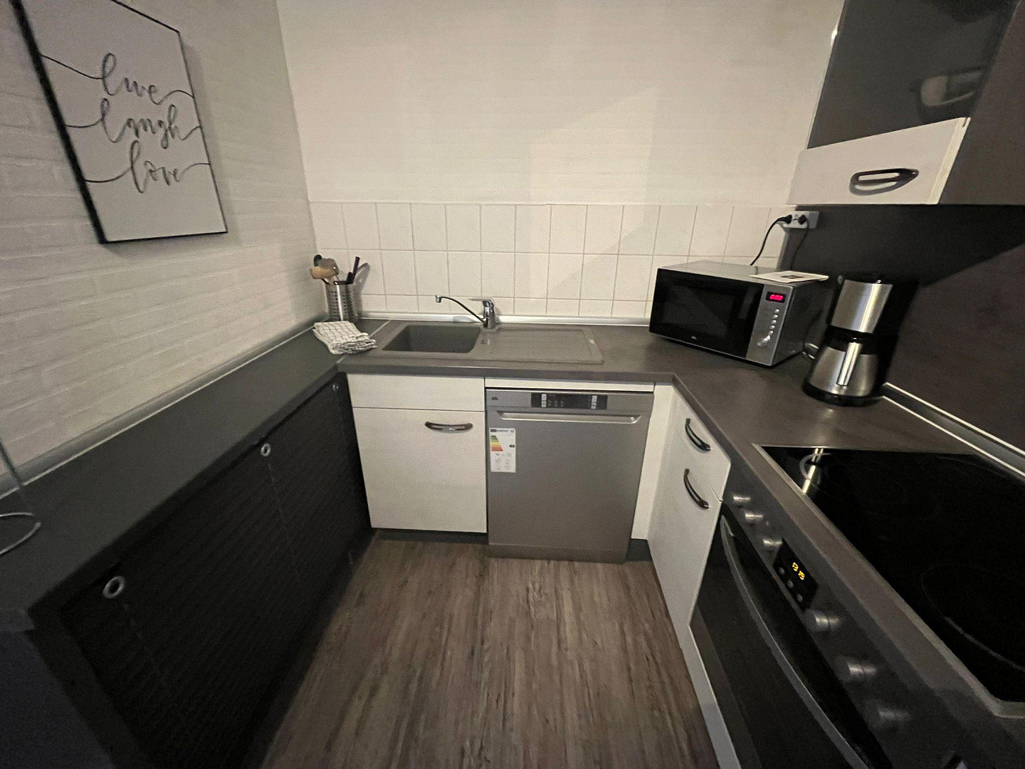 Voll möblierte schöne & helle 3 Zimmer Homeoffice Wohnung in ruhiger Lage nahe S-Bahn Grünau – Am Falkenberg 106, 12524 Berlin(Altglienicke) – Vorschaubild 14