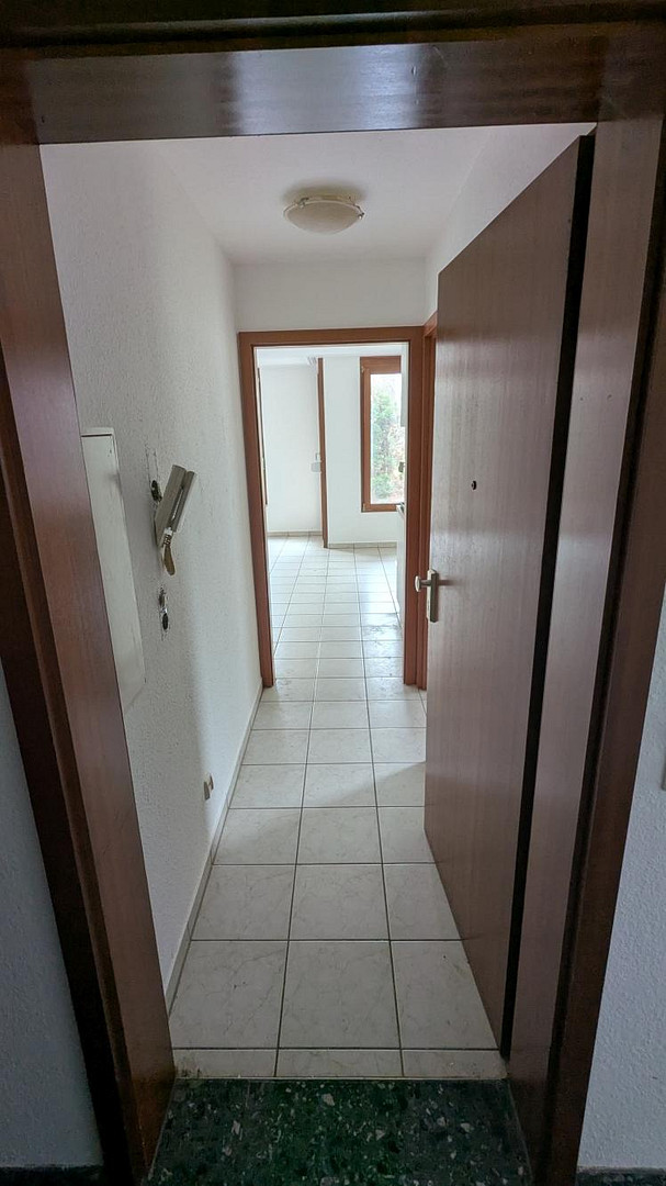 Großzügige 1-Zimmer-EG-Wohnung mit Terrasse und EBK in Stuttgart, S-Bahn 5 Minuten – Rosmarinweg 95, 70374 Stuttgart-Sommerrain(Sommerrain) – Vorschaubild 2