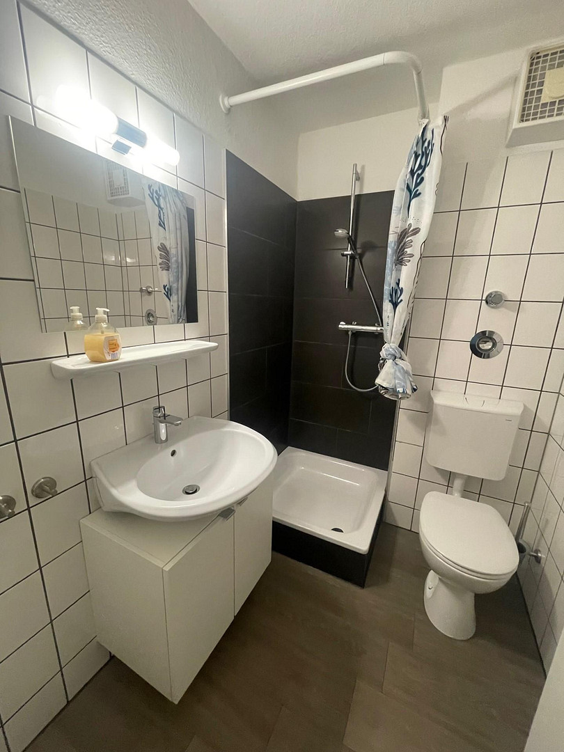 Sehr schöne 2-Zi. Whg. mit Blick auf den Aachener Stadtpark, inkl. Mobiliar & EBK – Passstraße 117, 52070 Aachen – Vorschaubild 7