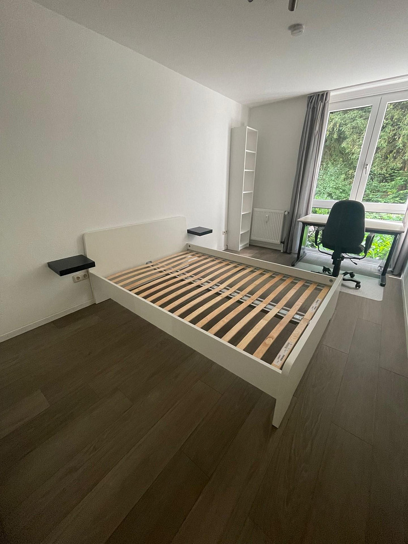 Sehr schöne 2-Zi. Whg. mit Blick auf den Aachener Stadtpark, inkl. Mobiliar & EBK – Passstraße 117, 52070 Aachen – Vorschaubild 4