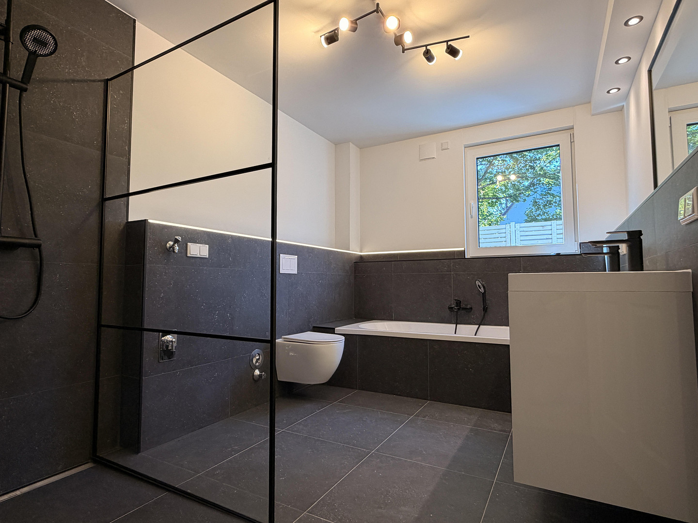 Eibach klimatisierte Neubau-Gartenwohnung mit 147 m² eigenem Garten – Erstbezug im Erdgeschoss – Nürnberg(Eibach) – Vorschaubild 4