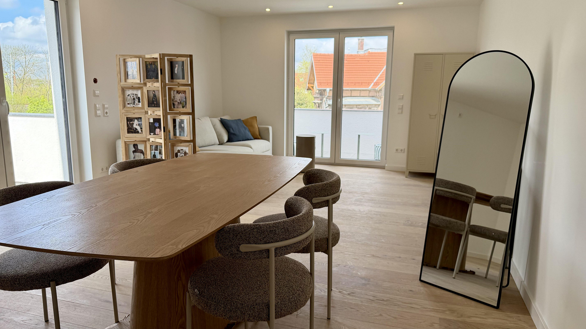 Kernsanierte 2-Zimmer Wohnung bei der Outletcity 3 % Neubau AfA + KfW-Förderkredit – Ulmer Straße 98/1, 72555 Metzingen – Vorschaubild 2