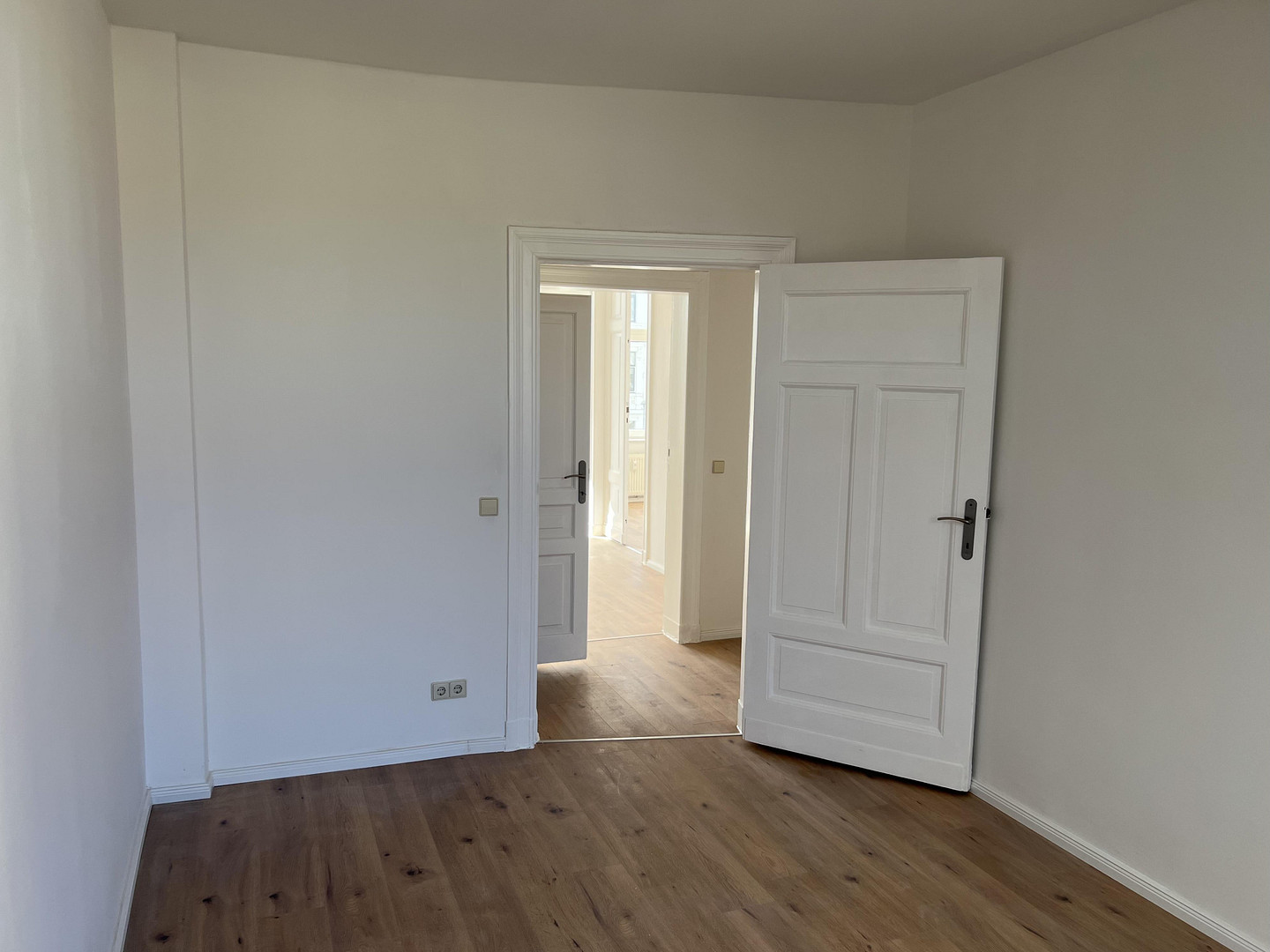3-Zimmer-Whg, frisch modernisiert, Dusch-Wannenbad, Gäste WC, große Küche – Magdeburg(Stadtfeld) – Vorschaubild 10