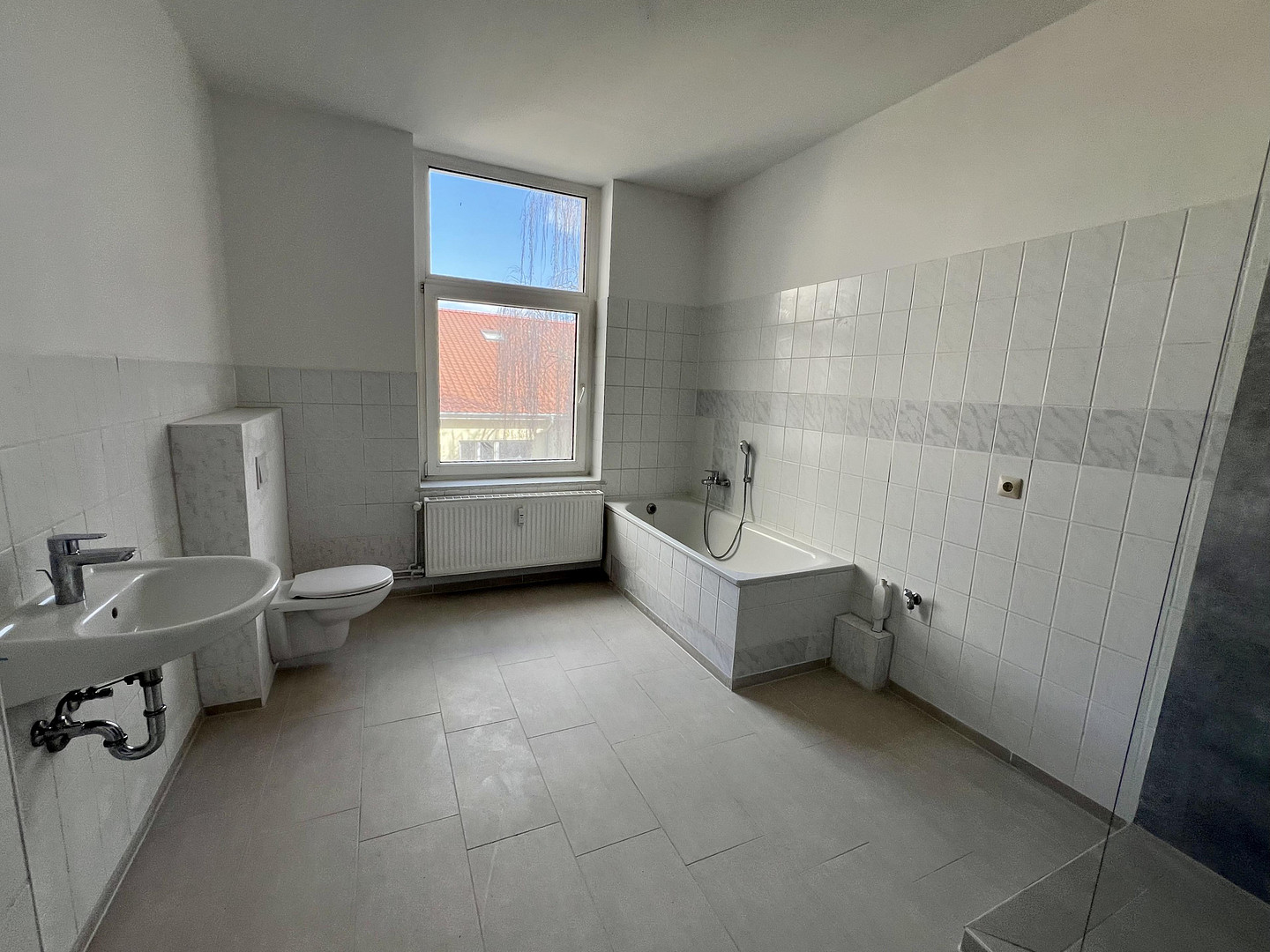 3-Zimmer-Whg, frisch modernisiert, Dusch-Wannenbad, Gäste WC, große Küche – Magdeburg(Stadtfeld) – Vorschaubild 7