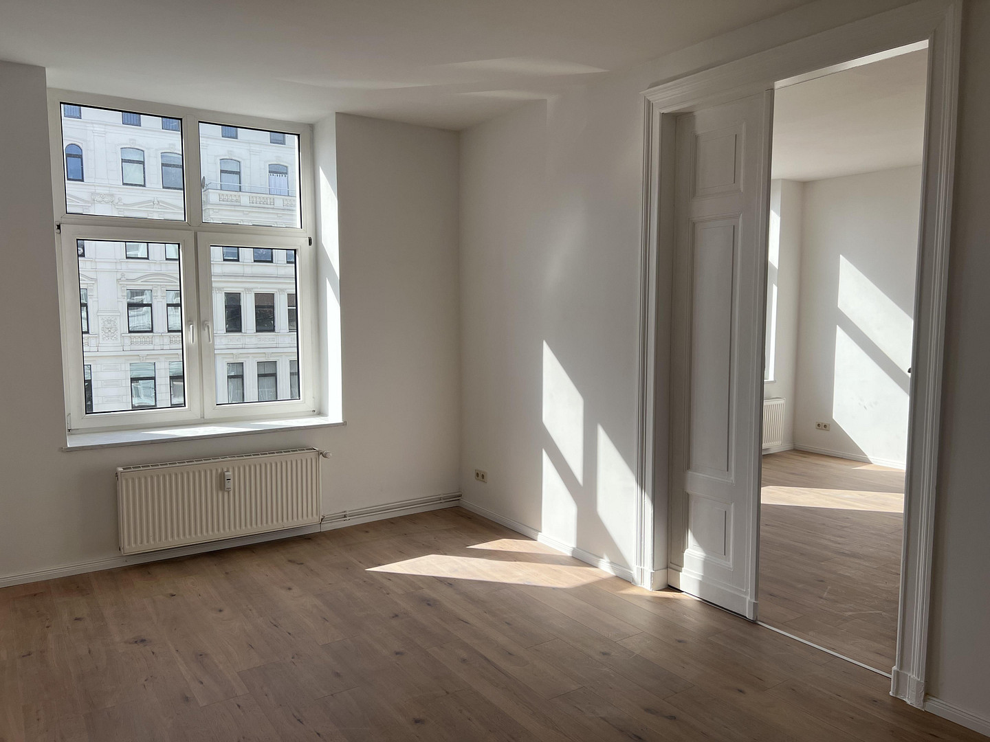 3-Zimmer-Whg, frisch modernisiert, Dusch-Wannenbad, Gäste WC, große Küche – Magdeburg(Stadtfeld) – Vorschaubild 3