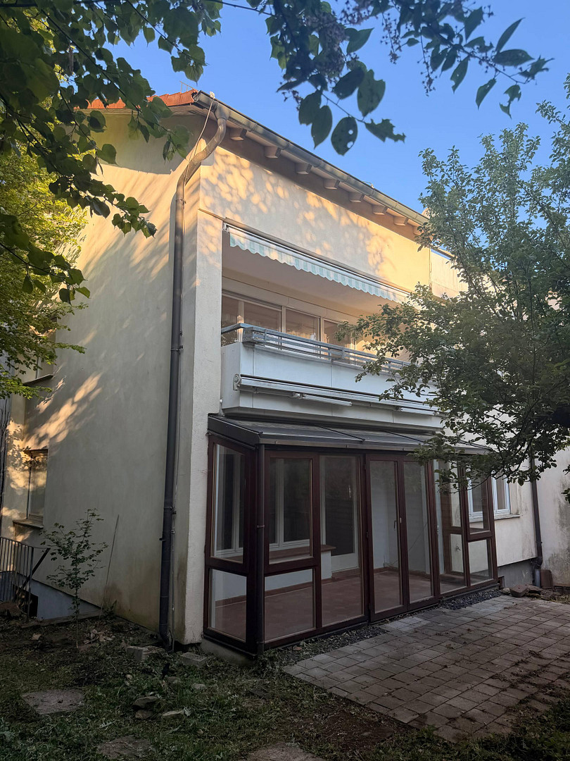 Vielseitiges Mehrfamilienhaus in Top-Lage von Stuttgart-Büsnau! Sofort bezugsfrei & provisionsfrei! – 70569 Stuttgart(Büsnau) – Vorschaubild 2