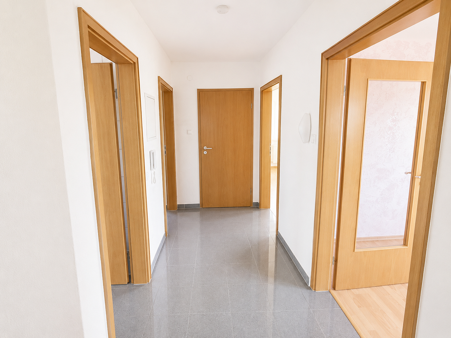 Salach/ab sofort: 3-ZKB-Whg. im 1. OG in 3FH, ruhig, zentral, gepflegt, Garten, Garage – 73084 Salach – Vorschaubild 4