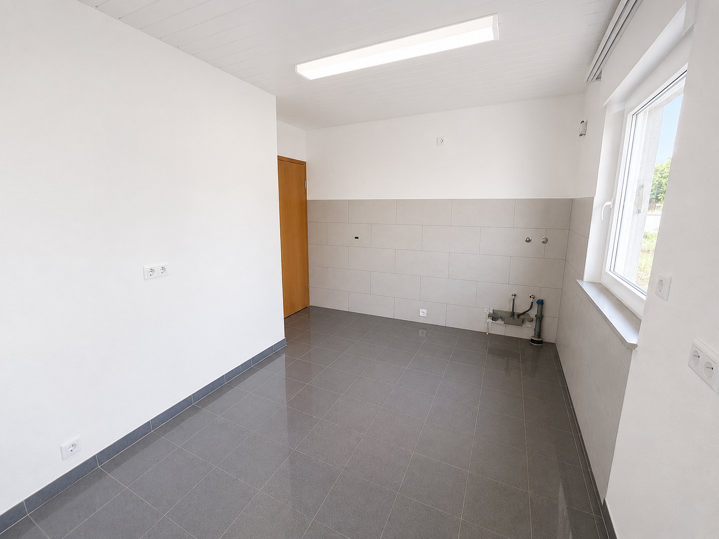 Salach/ab sofort: 3-ZKB-Whg. im 1. OG in 3FH, ruhig, zentral, gepflegt, Garten, Garage – 73084 Salach – Vorschaubild 3
