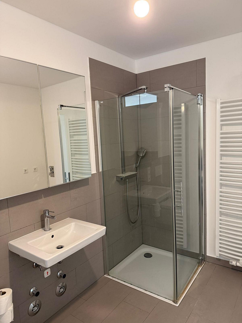Barrierefreie 4-Zimmer-Endetagenwohnung mit Balkon und Tiefgarage mit Wallbox – Glasbläserhöfe 22, 21035 Hamburg(Bergedorf) – Vorschaubild 13