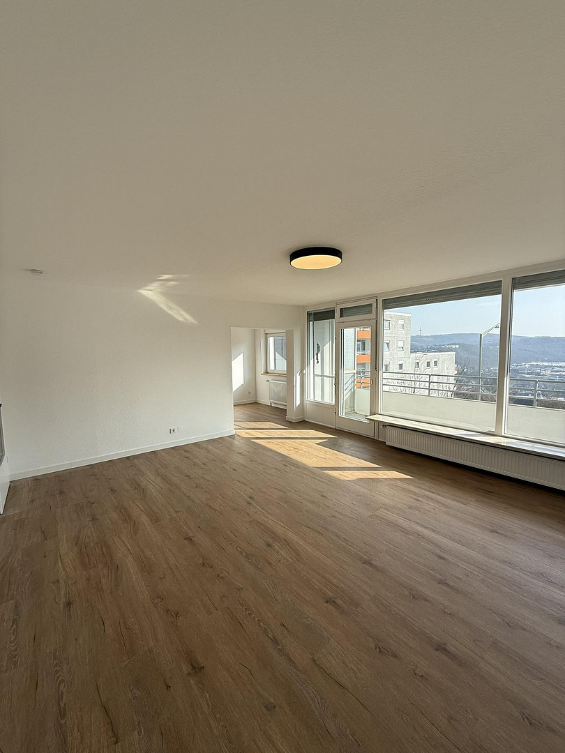 Sanierte 2,5 ZKB-Wohnung, Balkon, Aufzug & Garage im Herzen von Siegen! – Friedrich-Erbert Straße 28, 57072 Siegen – Vorschaubild 8
