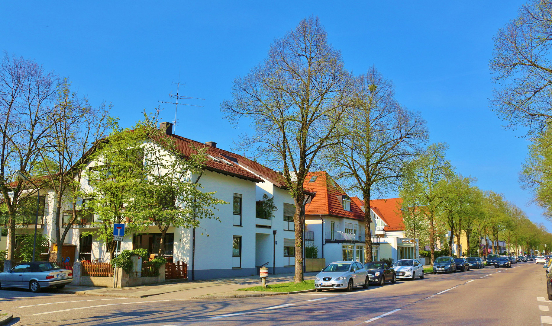 Großzügige, lichtdurchflutete 2-Zimmer-Wohnung, voll möbliert, in Bestlage München-Harlaching – Seybothstraße 70, 81545 München(Harlaching) – Vorschaubild 2