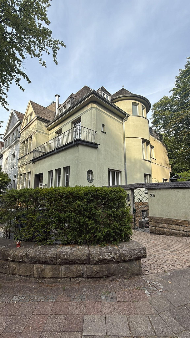 ERSTBEZUG- Stilvolle 3-Zimmer-Wohnung in repräsentativer Jugendstilvilla – Maria-Theresia-Allee 35, 52064 Aachen – Vorschaubild 2