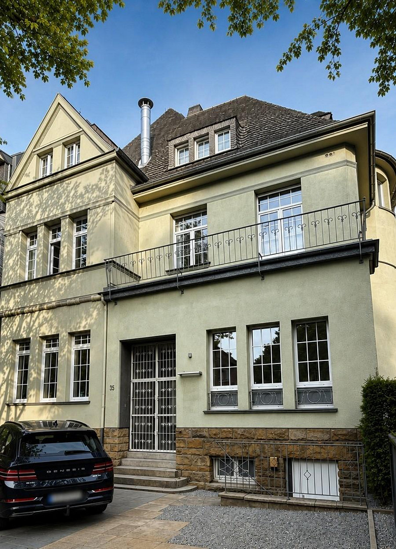 ERSTBEZUG- Stilvolle 3-Zimmer-Wohnung in repräsentativer Jugendstilvilla