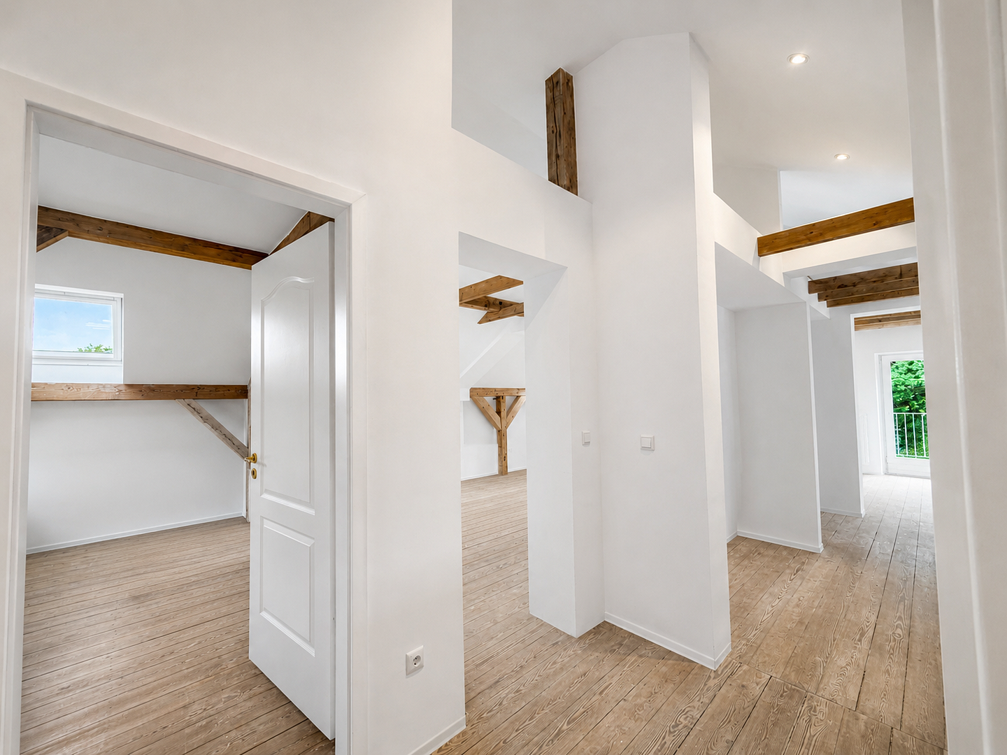 Kernsanierte Altbau-Perle in Nienstedten/Flottbek. Dachgeschosswohnung mit Stellplatz – 22609 Hamburg(Nienstedten) – Vorschaubild 2