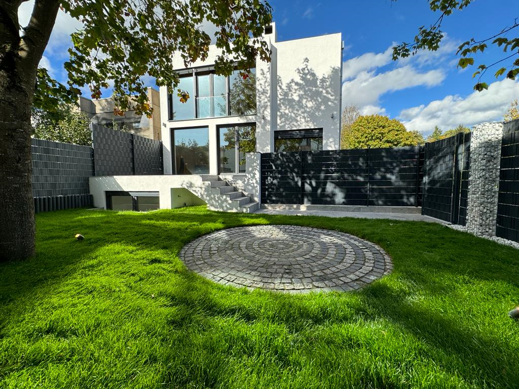 Modernes, großzügiges Einfamilienhaus mit Einliegerwohnung und Garage am Waldrand – Darmstadt(Kranichstein) – Vorschaubild 2