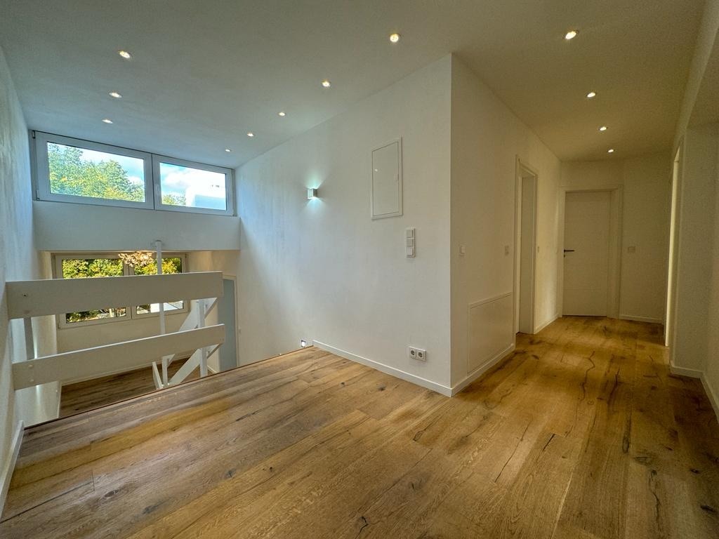 Modernes, großzügiges Einfamilienhaus mit Einliegerwohnung und Garage am Waldrand – Darmstadt(Kranichstein) – Vorschaubild 17