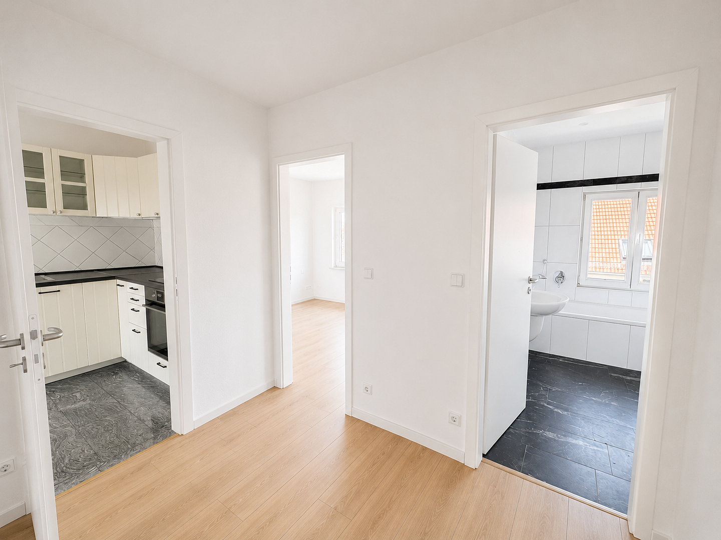 Traumhafte 3-Zimmer-Maisonette mit Balkon und Aufzug in zentraler Lage – Ankerstrasse 12, 6108 Halle (Saale)(Nördliche Innenstadt) – Vorschaubild 7