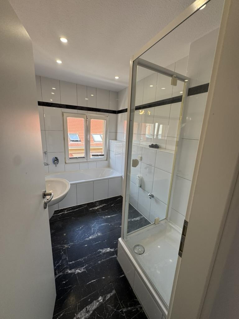 Traumhafte 3-Zimmer-Maisonette mit Balkon und Aufzug in zentraler Lage – Ankerstrasse 12, 6108 Halle (Saale)(Nördliche Innenstadt) – Vorschaubild 13