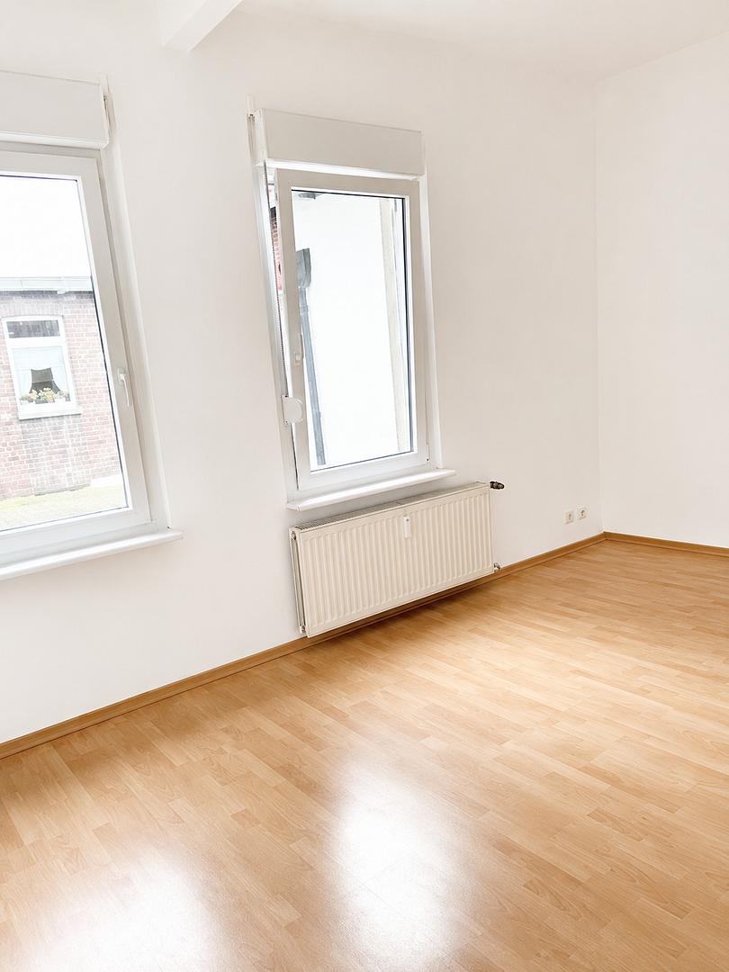 Charmante 3-Zimmer-Altbauwohnung mit Stuckfassade – zentrumsnah in Mönchengladbach-Nord – Bahnstraße 34, 41069 Mönchengladbach(Holt) – Vorschaubild 2