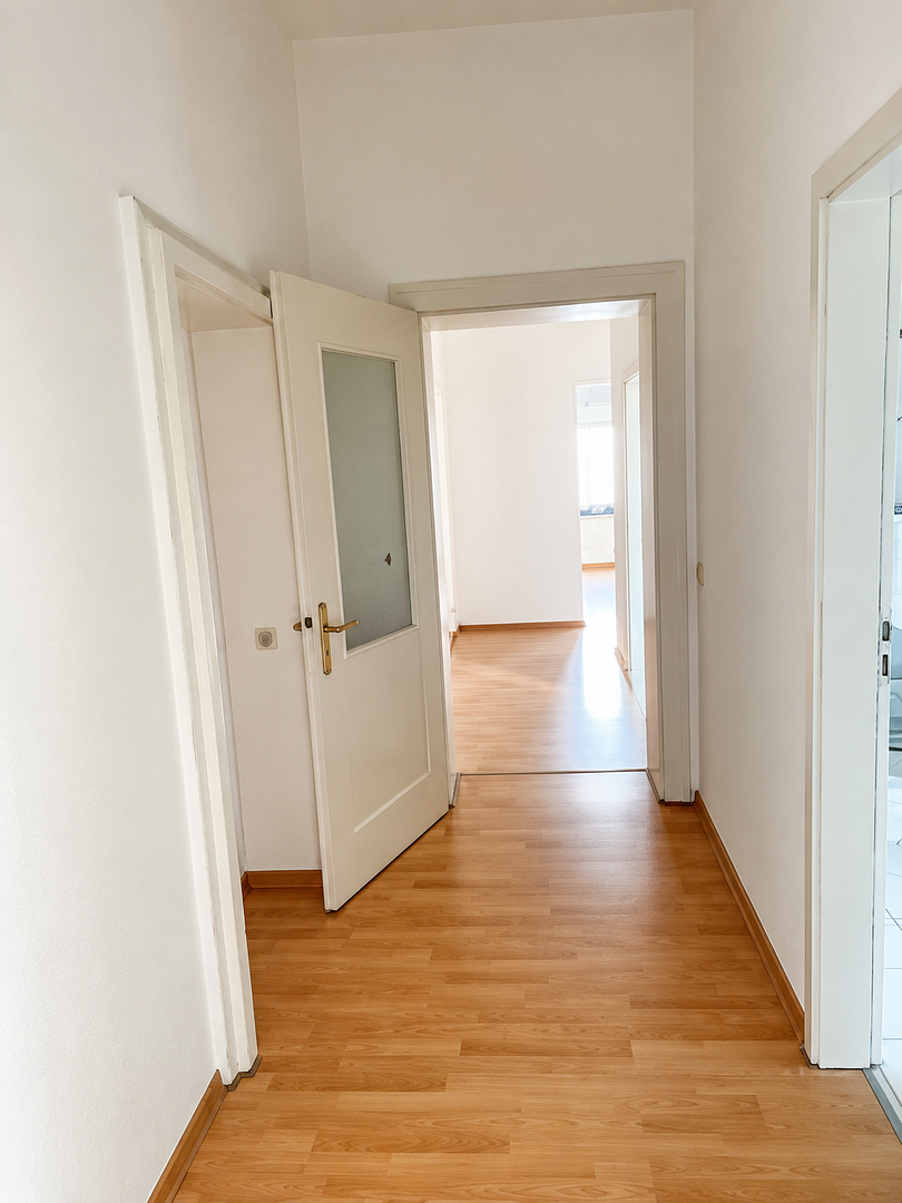 Charmante 3-Zimmer-Altbauwohnung mit Stuckfassade – zentrumsnah in Mönchengladbach-Nord – Bahnstraße 34, 41069 Mönchengladbach(Holt) – Vorschaubild 4