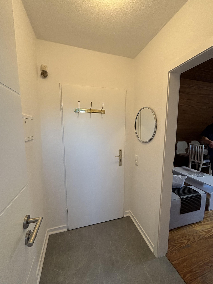 Dachgeschosswohnung löffelfertig 1ZiKüDB mit Einbauküche, voll möbliert – Mühlenbroicher Weg 143, 40472 Düsseldorf(Rath) – Vorschaubild 19