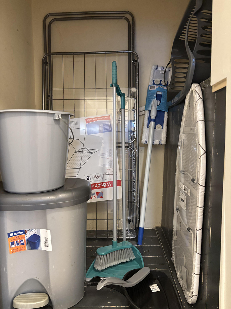 Dachgeschosswohnung löffelfertig 1ZiKüDB mit Einbauküche, voll möbliert – Mühlenbroicher Weg 143, 40472 Düsseldorf(Rath) – Vorschaubild 27