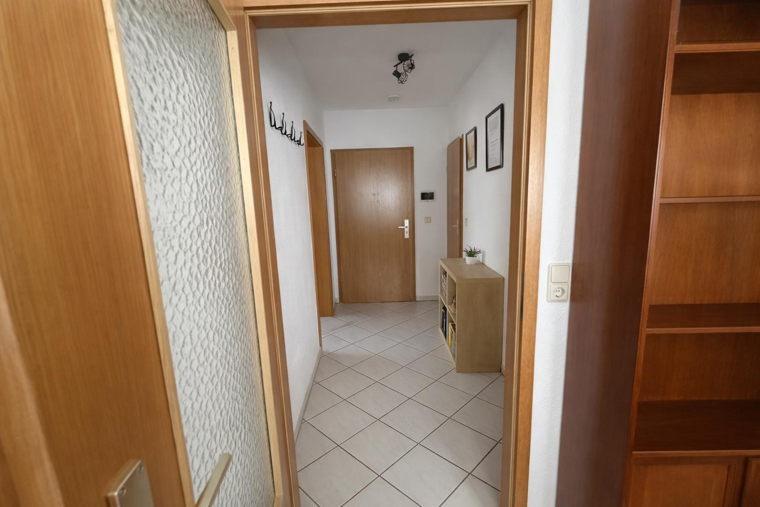 Pforzheim 2,5‑Zimmer Terrassenwohnung, TG‑Stellplatz, ruhige Lage Rodgebiet, sofort verfügbar – Lameystraße 26, 75173 Pforzheim – Vorschaubild 3
