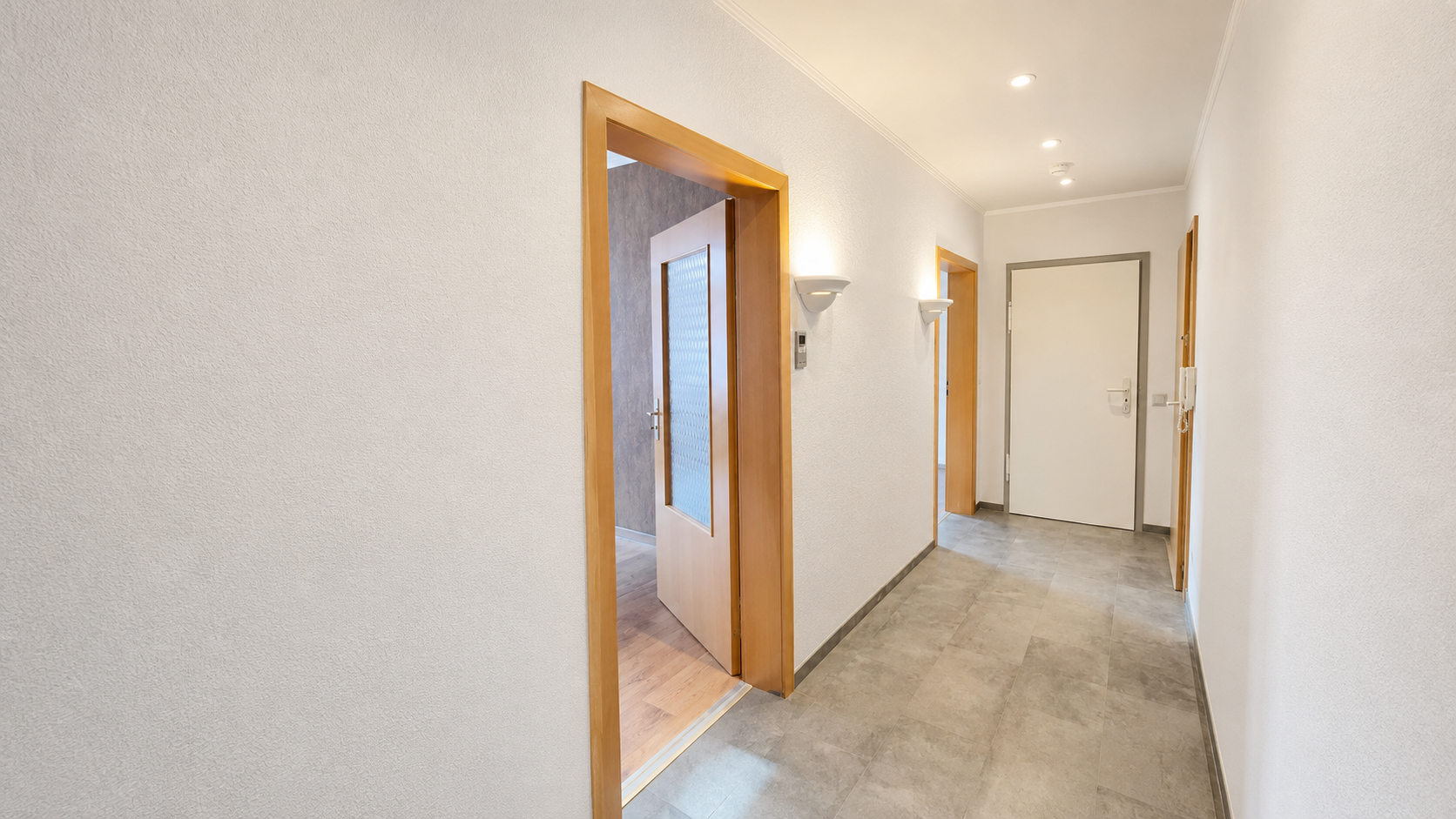 Jobcenter – جوب سنتر – Джобцентер – deine neue Wohnung ist fertig! – Hinsbecker Löh 6, 45257 Essen(Kupferdreh) – Vorschaubild 2