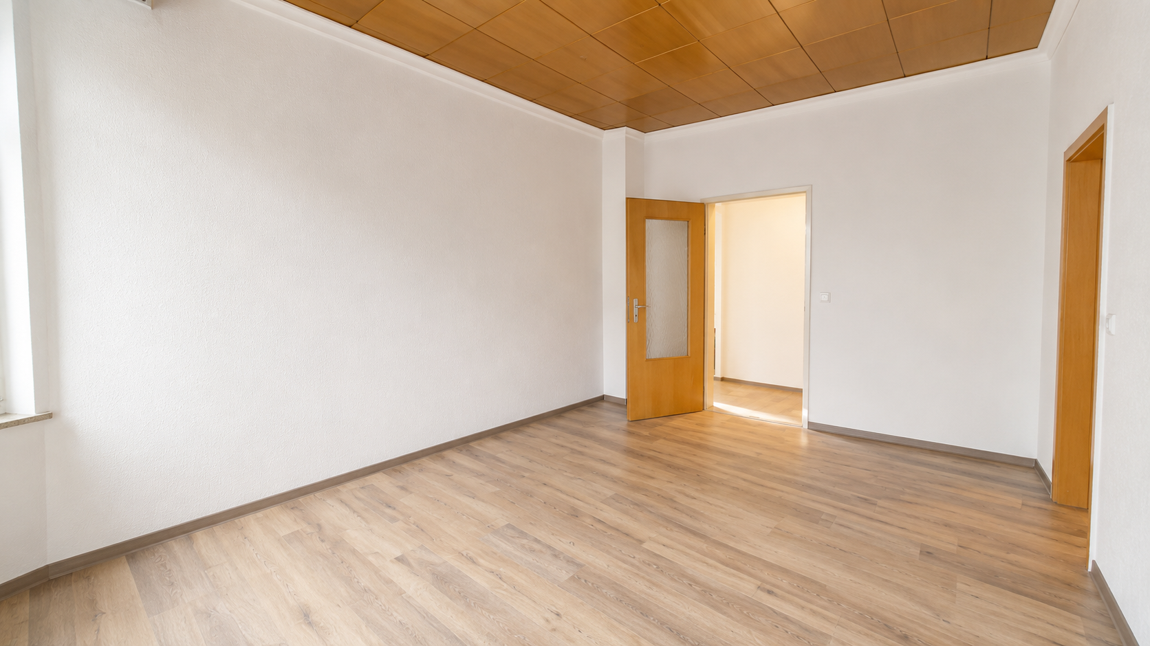 Jobcenter – جوب سنتر – Джобцентер – deine neue Wohnung ist fertig! – Hinsbecker Löh 6, 45257 Essen(Kupferdreh) – Vorschaubild 5