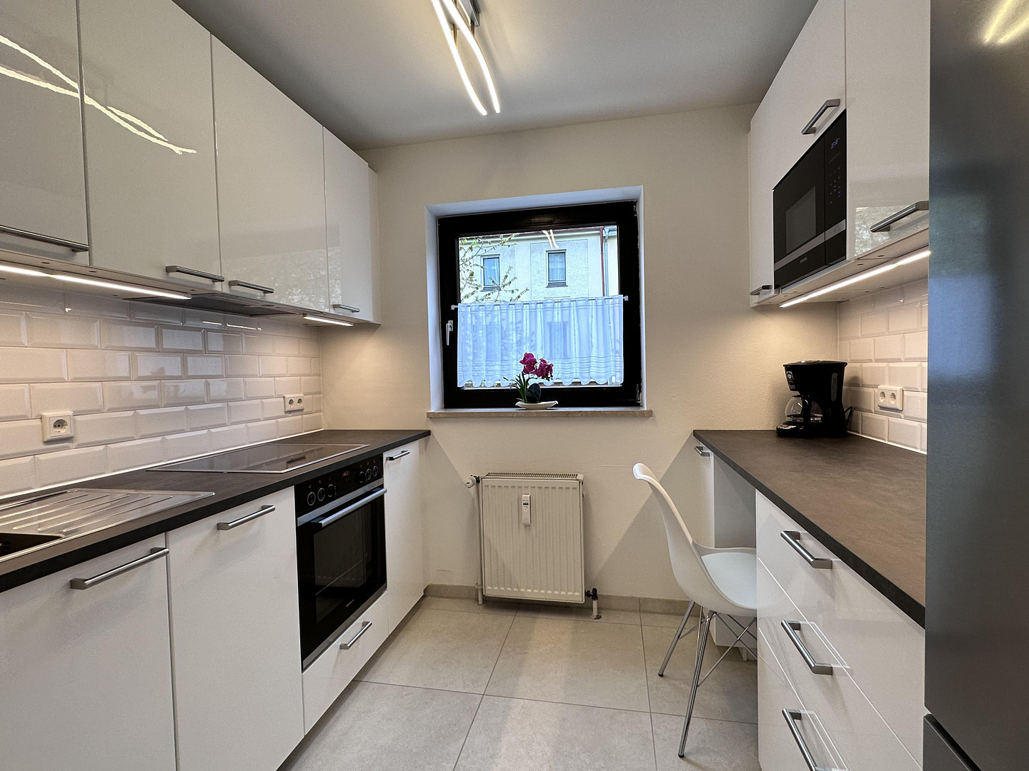 Neben der U-Bahn, komplett möbliert, 3-Zimmer-Wohnung - Wohnen auf Zeit in Milbertshofen – München(Milbertshofen) – Vorschaubild 10