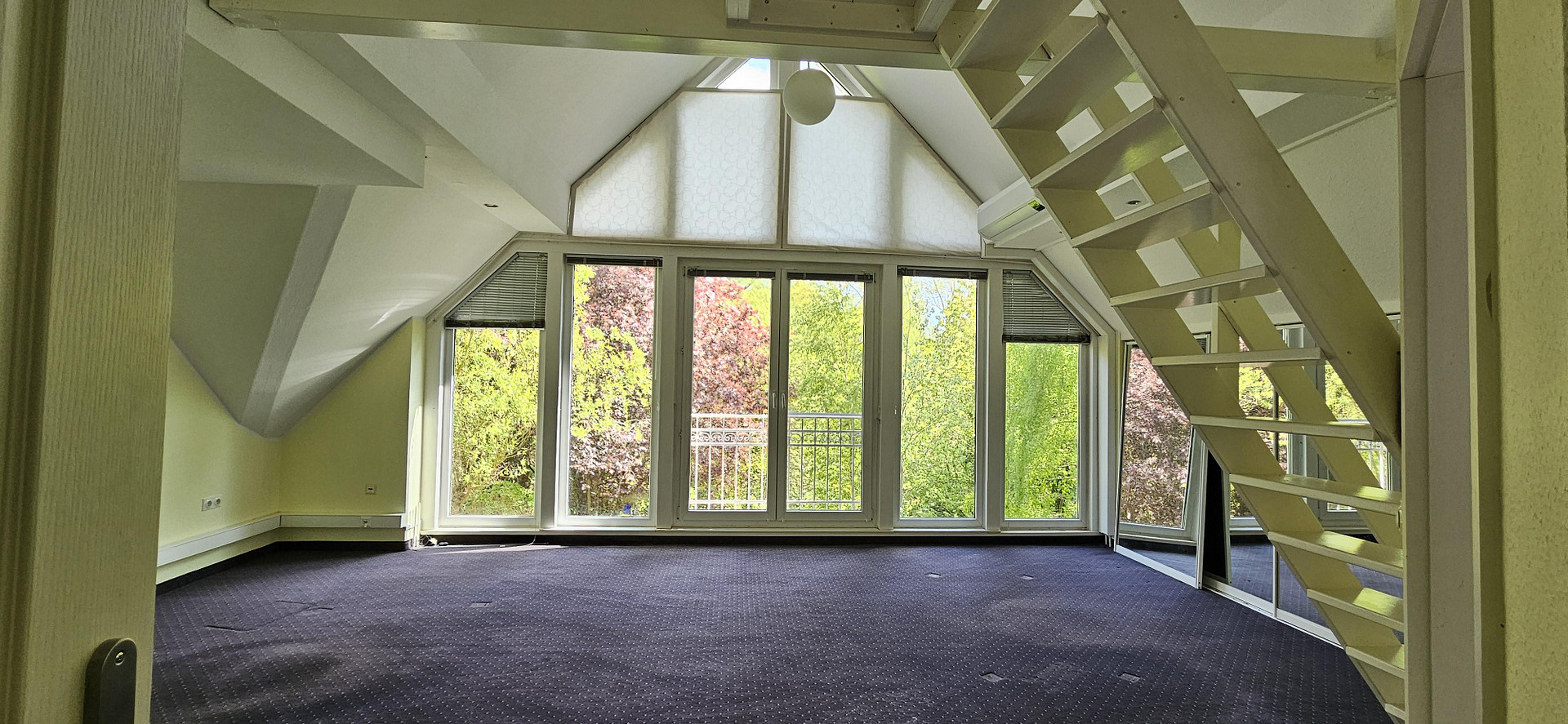EFH / großer Hausteil mit EBK, Kamin, 2 Terrassen und traumhaftem Garten in direkter Seenähe 🌊 – Möhnesee(Körbecke) – Vorschaubild 8
