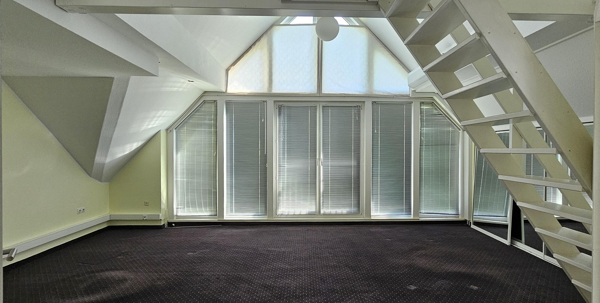 EFH / großer Hausteil mit EBK, Kamin, 2 Terrassen und traumhaftem Garten in direkter Seenähe 🌊 – Möhnesee(Körbecke) – Vorschaubild 6