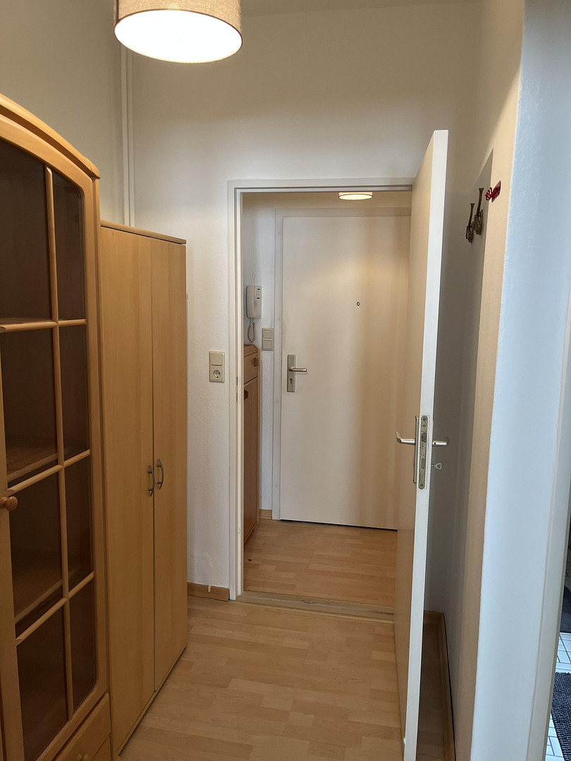 Gepflegte 1,5-Zimmer-Wohnung, Top-Lage in Berlin-Wilmersdorf nahe Kurfürstendamm, PROVISIONSFREI – 10709 Berlin(Wilmersdorf) – Vorschaubild 3