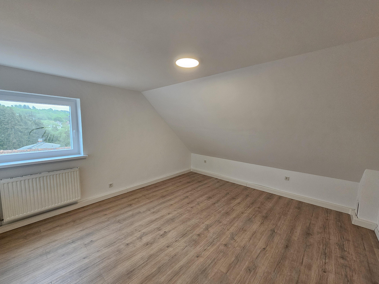 Kapitalanlage: voll vermietetes Mehrfamilienhaus mit Ausbaureserve - 7 Wohnungen & 4 Stellplätze – Schiffweiler – Vorschaubild 7