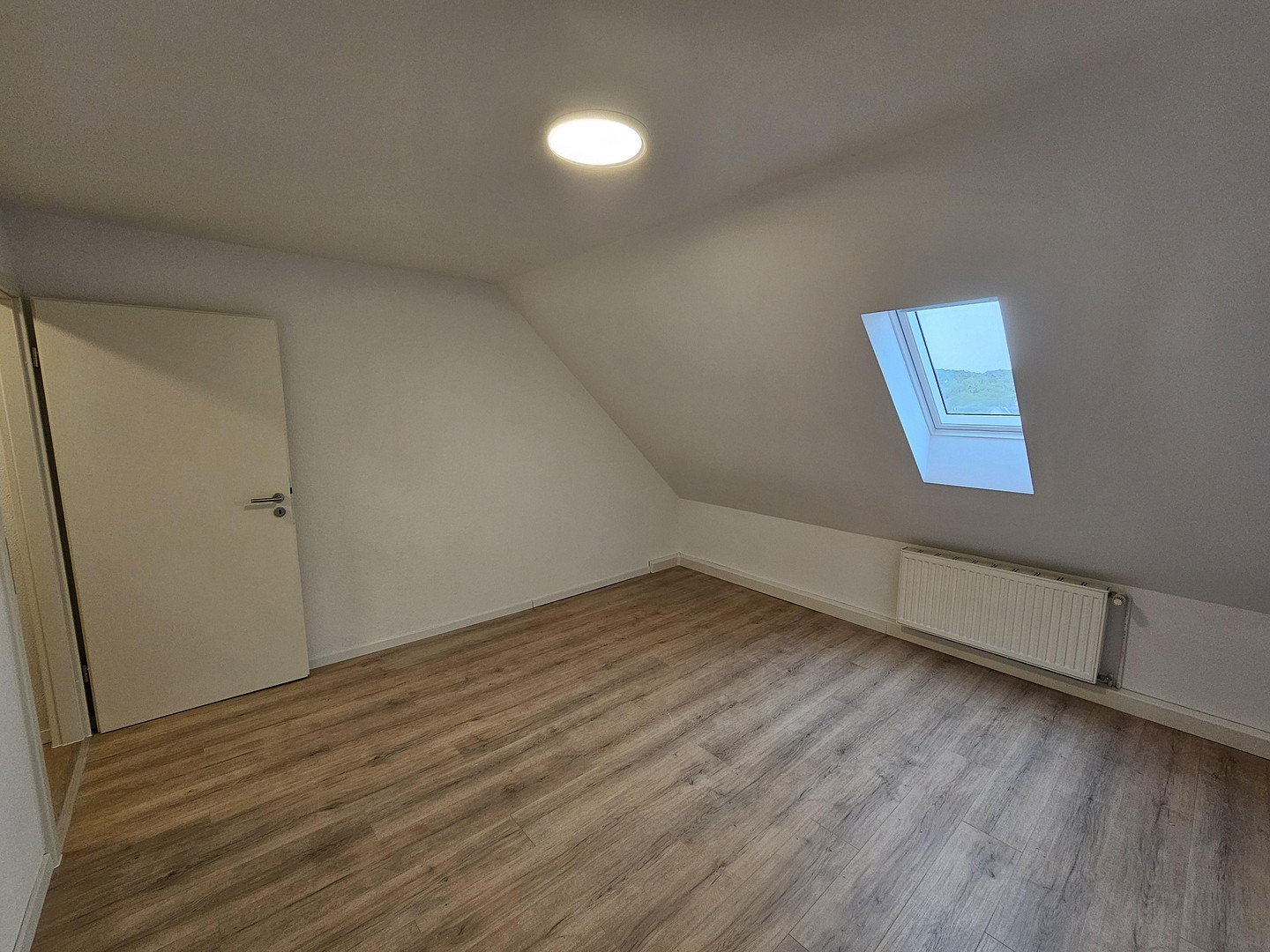 Kapitalanlage: voll vermietetes Mehrfamilienhaus mit Ausbaureserve - 7 Wohnungen & 4 Stellplätze – Schiffweiler – Vorschaubild 6