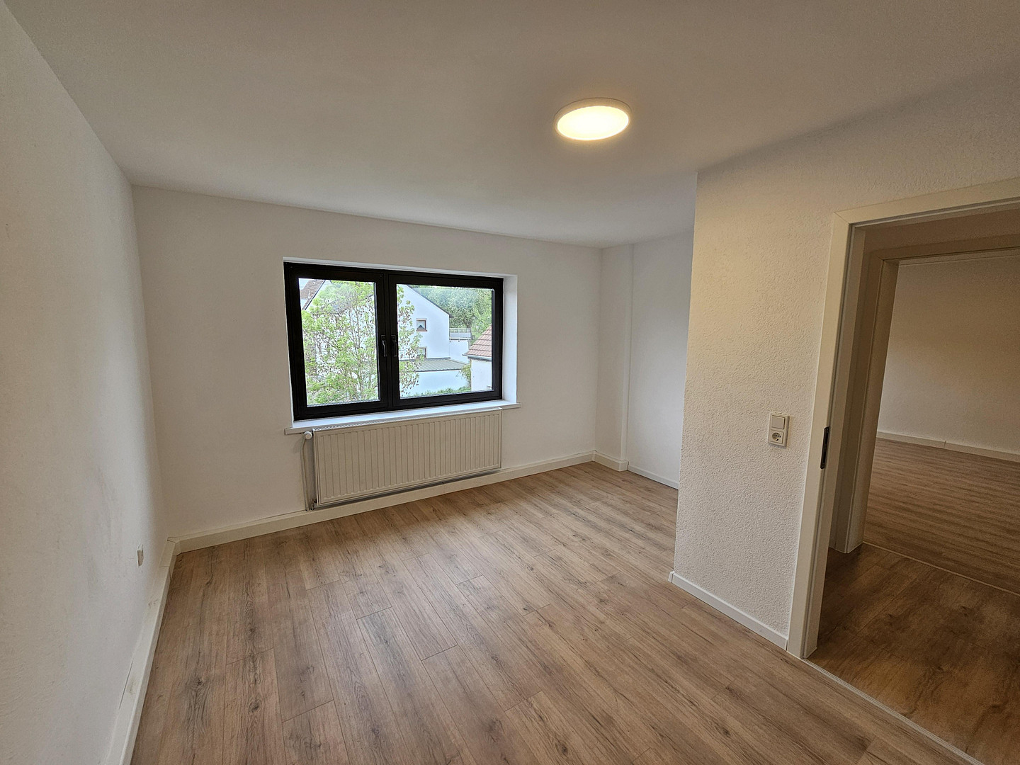Kapitalanlage: voll vermietetes Mehrfamilienhaus mit Ausbaureserve - 7 Wohnungen & 4 Stellplätze – Schiffweiler – Vorschaubild 9
