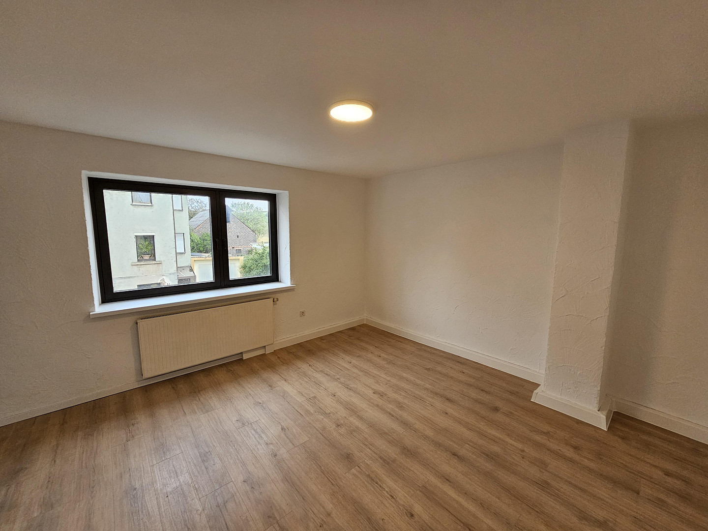 Kapitalanlage: voll vermietetes Mehrfamilienhaus mit Ausbaureserve - 7 Wohnungen & 4 Stellplätze – Schiffweiler – Vorschaubild 11