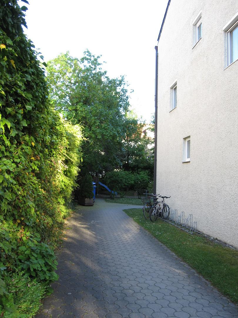 Modernisierte Gartenwohnung mit neuer Einbauküche, Terrasse und ruhiger Grünlage - Isarnähe! – Quagliostr.11, 81543 München(Giesing) – Vorschaubild 4