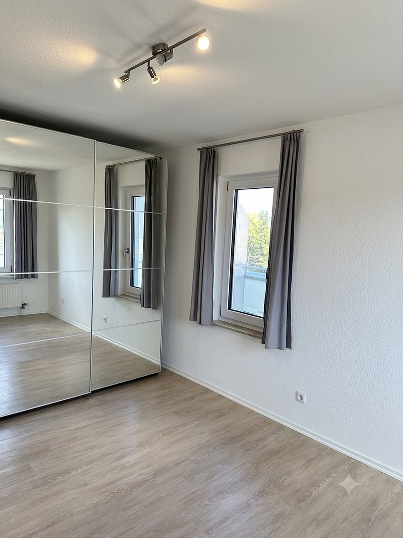 Exklusive 2-Zimmer-Wohnung mit großer Terrasse – komplett modernisiertes Bad in Karlsruhe-Neureut – Unterfeldstraße 14a, 76149 Karlsruhe(Neureut) – Vorschaubild 5