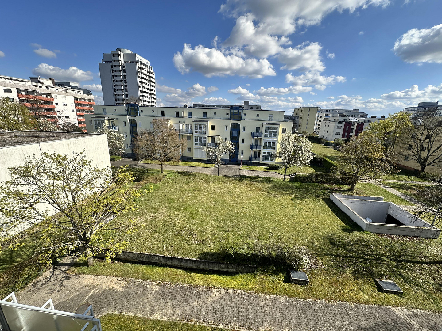 Exklusive 2-Zimmer-Wohnung mit großer Terrasse – komplett modernisiertes Bad in Karlsruhe-Neureut – Unterfeldstraße 14a, 76149 Karlsruhe(Neureut) – Vorschaubild 11