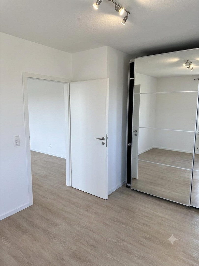 Exklusive 2-Zimmer-Wohnung mit großer Terrasse – komplett modernisiertes Bad in Karlsruhe-Neureut – Unterfeldstraße 14a, 76149 Karlsruhe(Neureut) – Vorschaubild 4