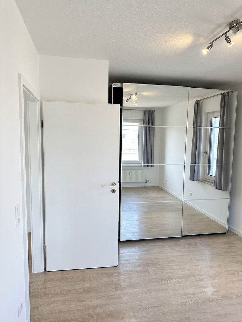 Exklusive 2-Zimmer-Wohnung mit großer Terrasse – komplett modernisiertes Bad in Karlsruhe-Neureut – Unterfeldstraße 14a, 76149 Karlsruhe(Neureut) – Vorschaubild 3