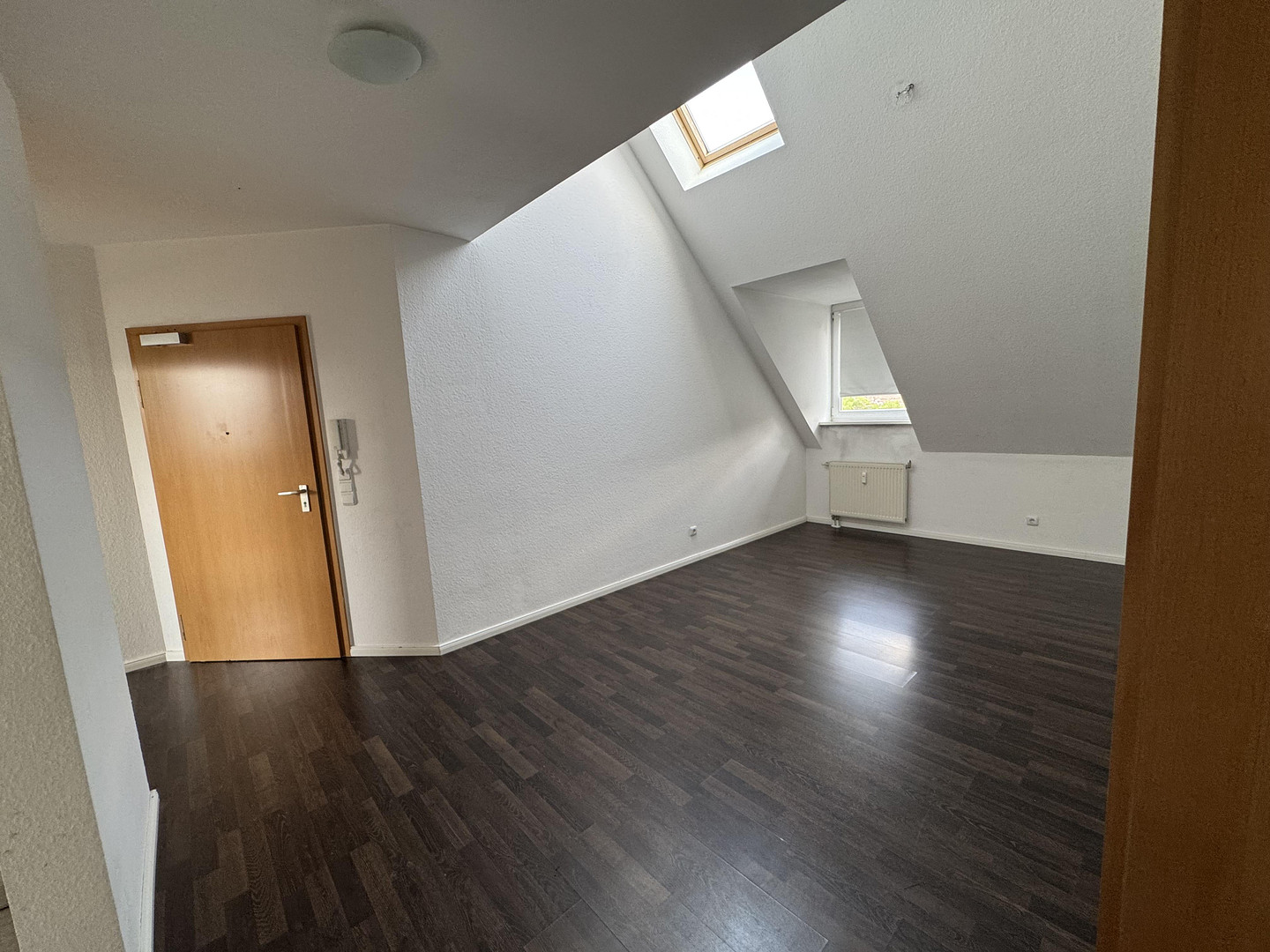 stilvolle 2-Zimmer-DG-Wohnung mit beeindruckender Raumhöhe - zentral in Mz-Kastel, von privat – Admiral-Scheer-Str. 11, 55252 Mainz-Kastel – Vorschaubild 5