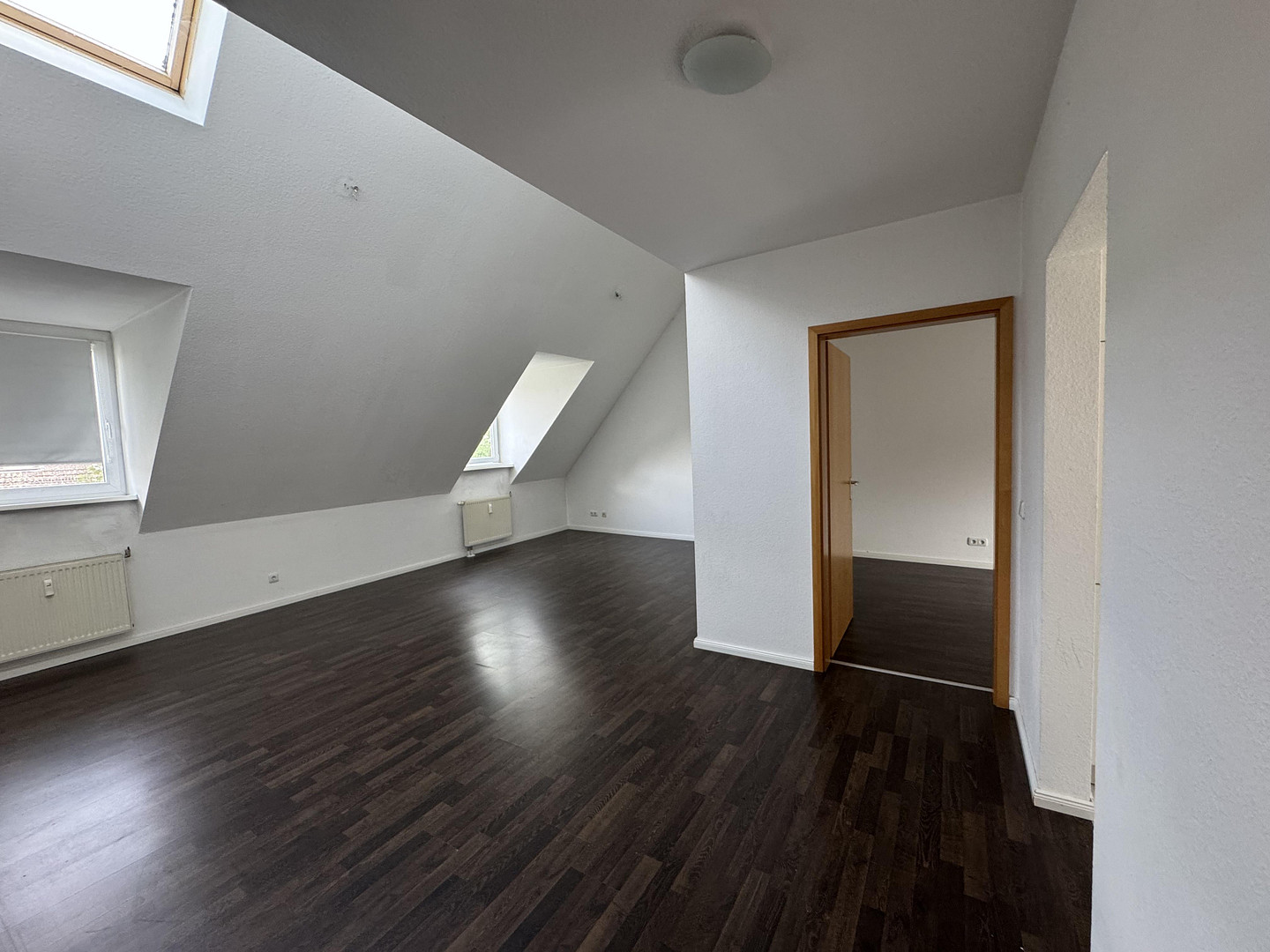 stilvolle 2-Zimmer-DG-Wohnung mit beeindruckender Raumhöhe - zentral in Mz-Kastel, von privat – Admiral-Scheer-Str. 11, 55252 Mainz-Kastel – Vorschaubild 4