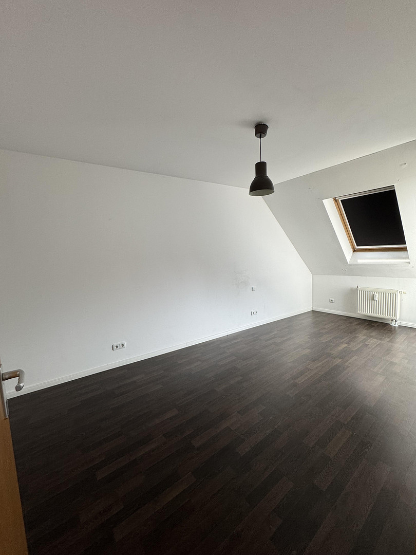 stilvolle 2-Zimmer-DG-Wohnung mit beeindruckender Raumhöhe - zentral in Mz-Kastel, von privat – Admiral-Scheer-Str. 11, 55252 Mainz-Kastel – Vorschaubild 12