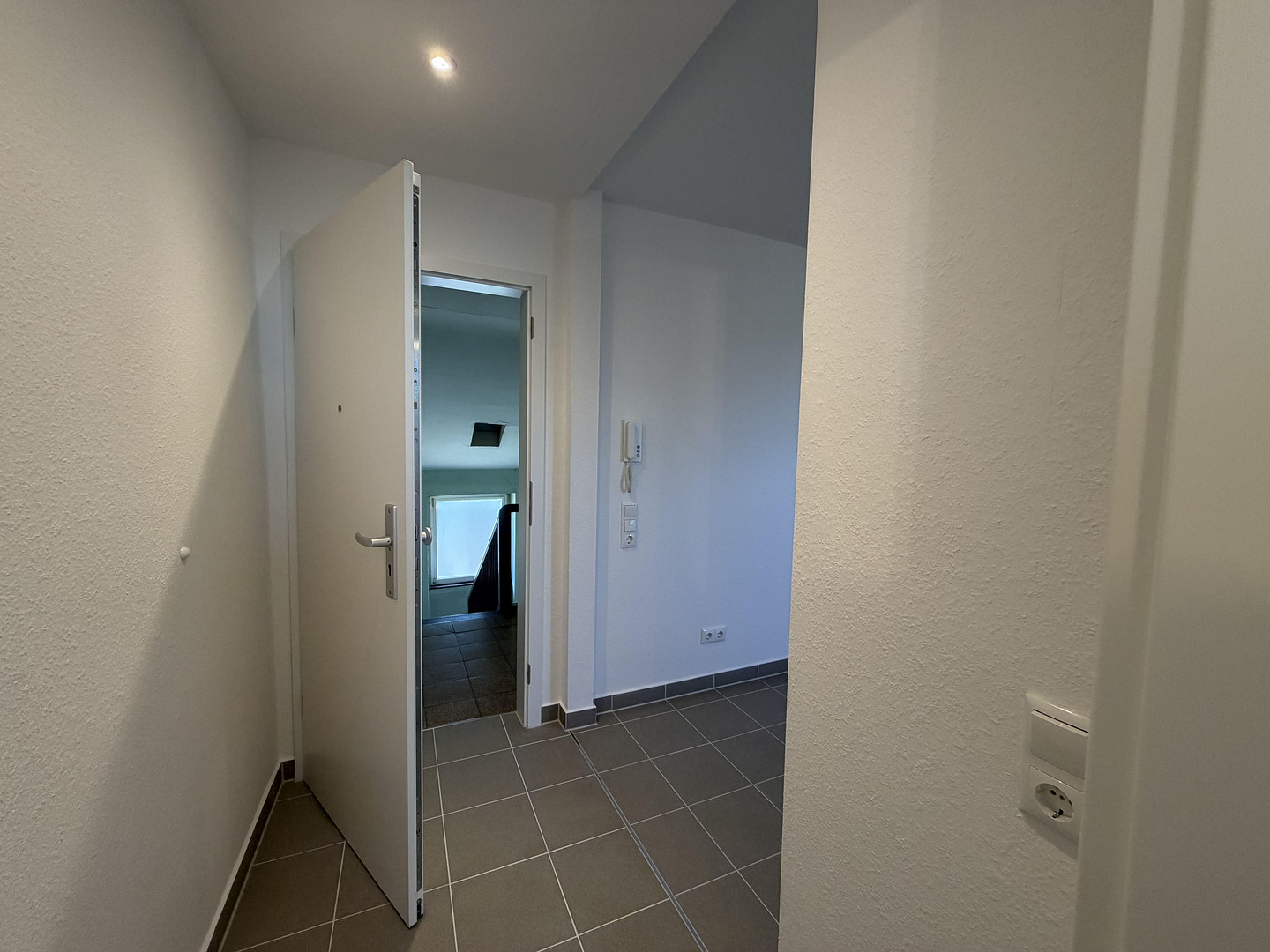 Erstbezug nach Kernsanierung – Hochwertige 2-Zimmer-Altbauwohnung in der Karlsruher Weststadt – Kaiserallee 31, 76133 Karlsruhe(Weststadt) – Vorschaubild 22