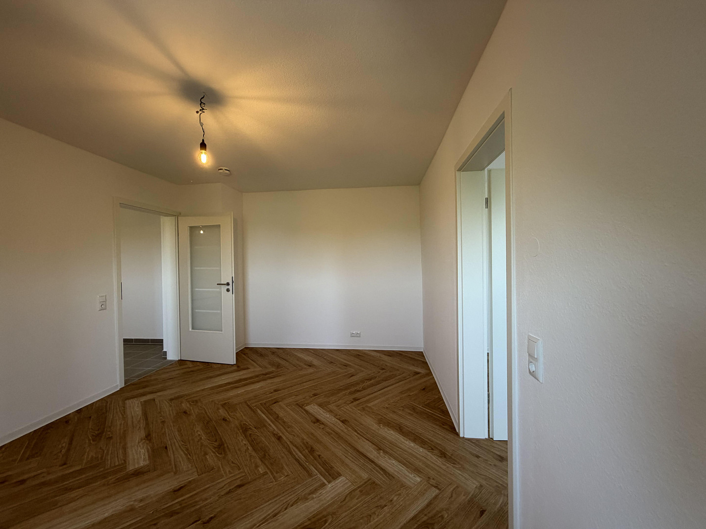 Erstbezug nach Kernsanierung – Hochwertige 2-Zimmer-Altbauwohnung in der Karlsruher Weststadt – Kaiserallee 31, 76133 Karlsruhe(Weststadt) – Vorschaubild 13