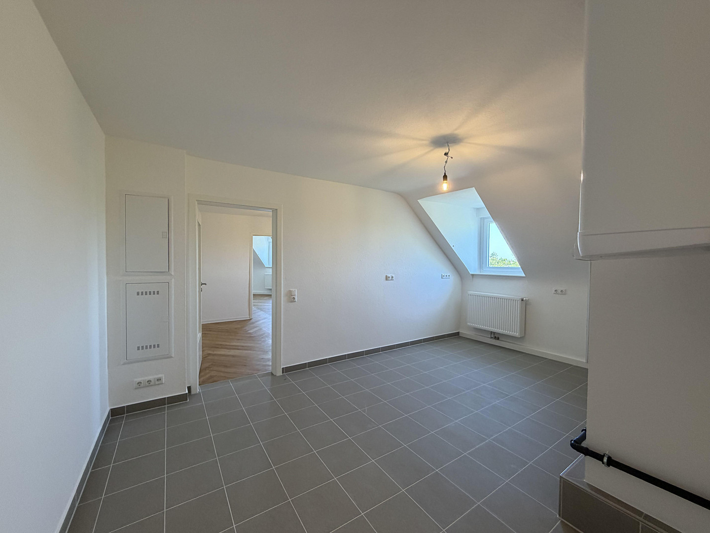 Erstbezug nach Kernsanierung – Hochwertige 2-Zimmer-Altbauwohnung in der Karlsruher Weststadt – Kaiserallee 31, 76133 Karlsruhe(Weststadt) – Vorschaubild 4